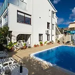 Koralj 2 With A Heated Pool *