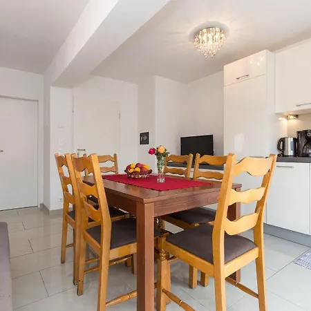 Koralj 2 With A Heated Pool Apartmán Krk Town