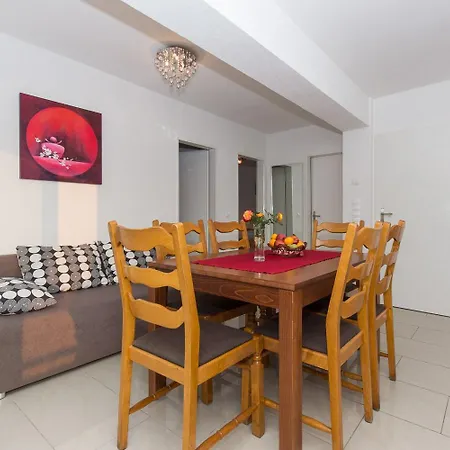 Koralj 2 With A Heated Pool *