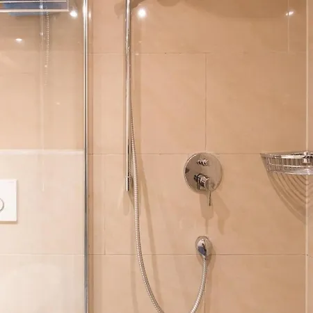 Apartmán Koralj 2 With A Heated Pool *