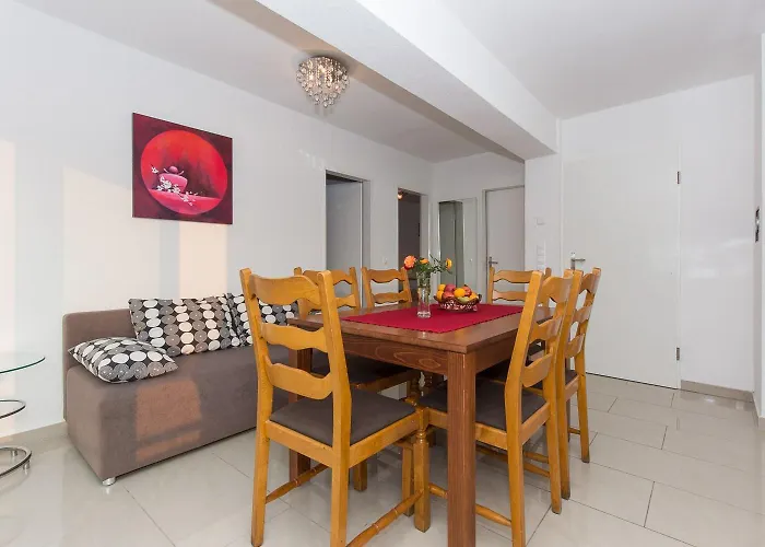 Koralj 2 With A Heated Pool *
