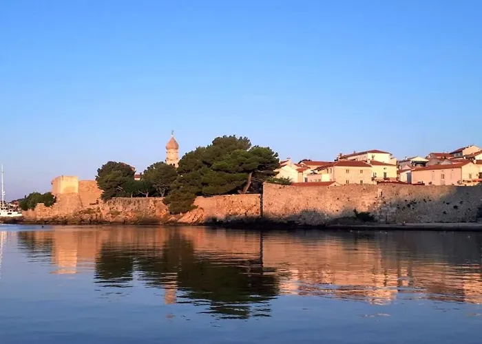 Koralj 2 With A Heated Pool Lejlighed *